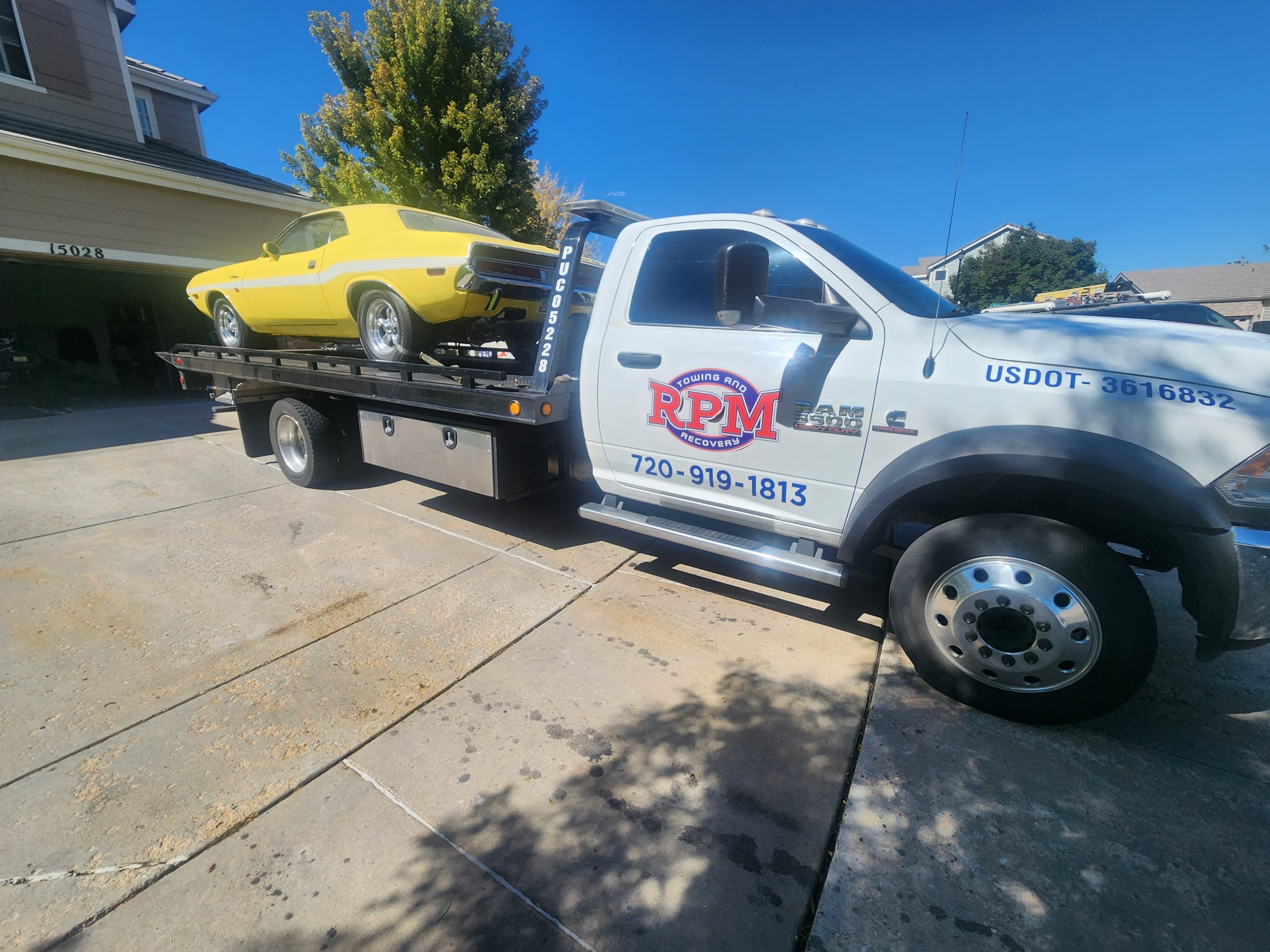 this image shows towing services
