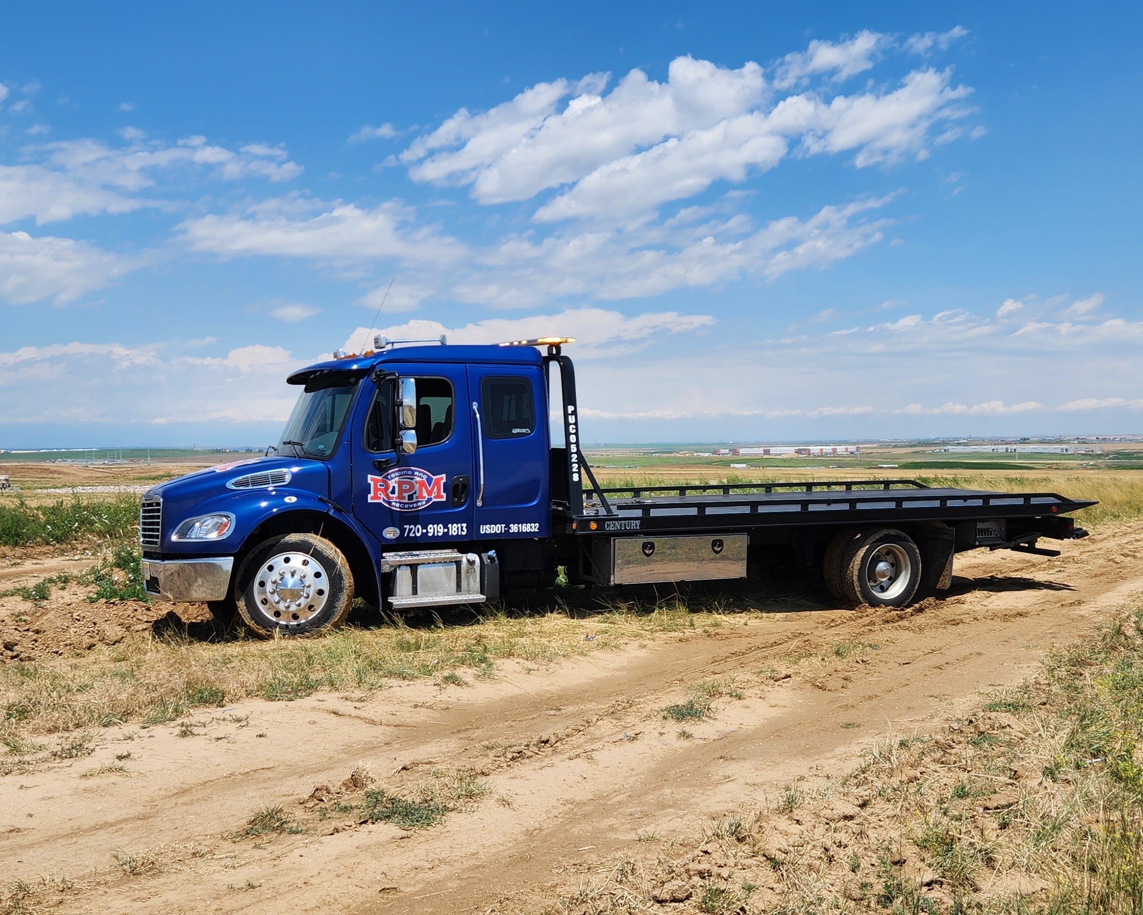 this image shows towing services