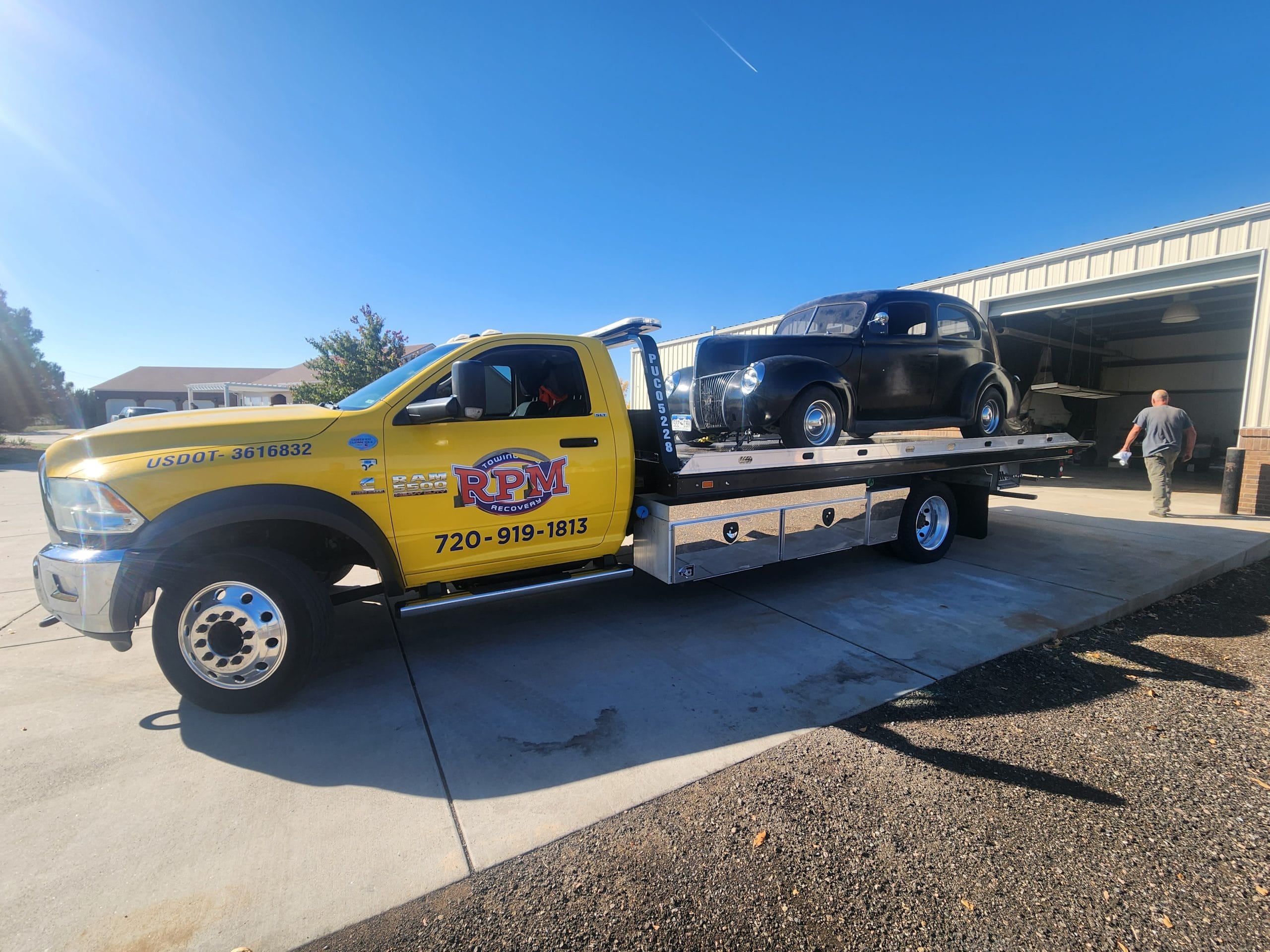 this image shows towing services
