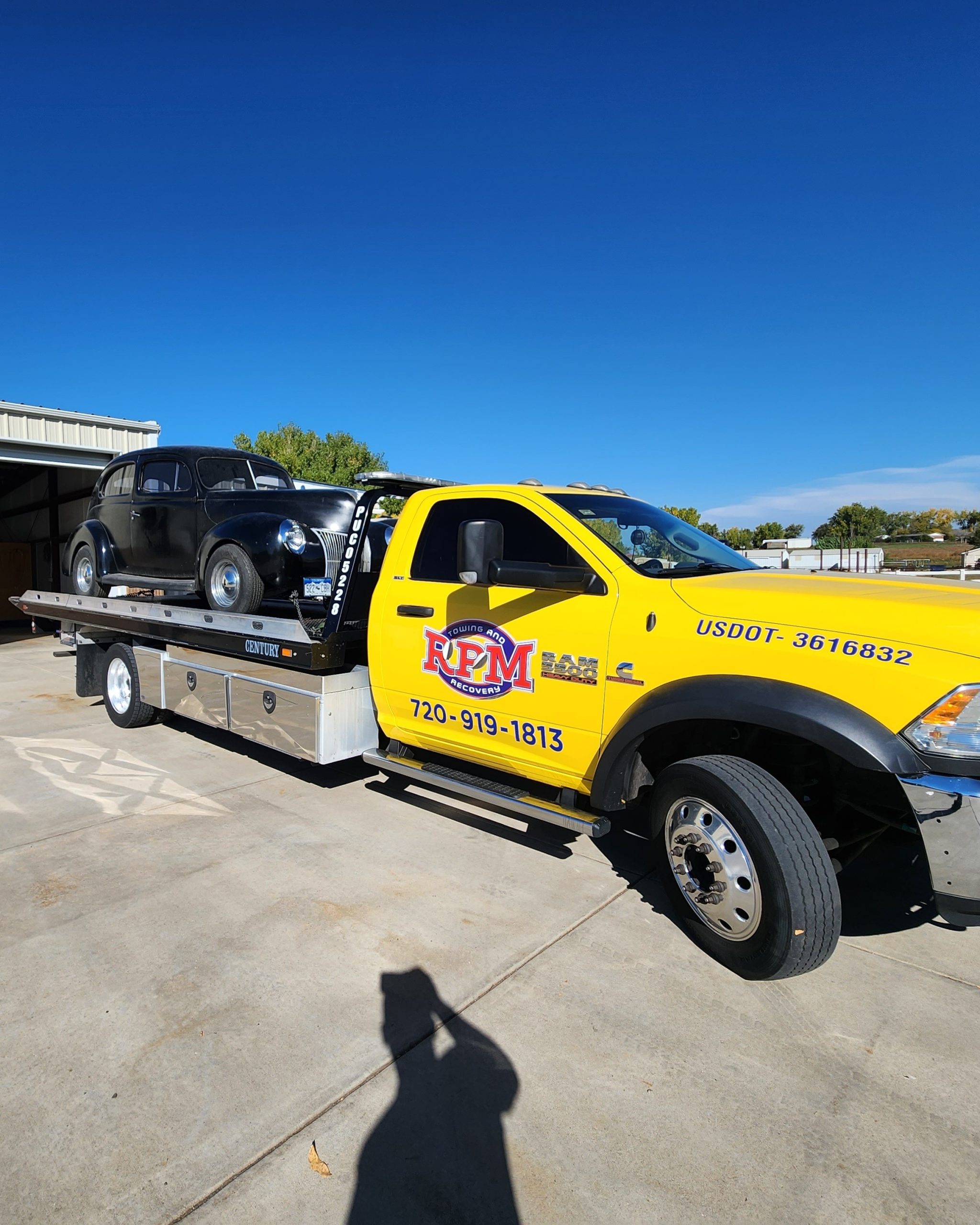 this image shows towing services