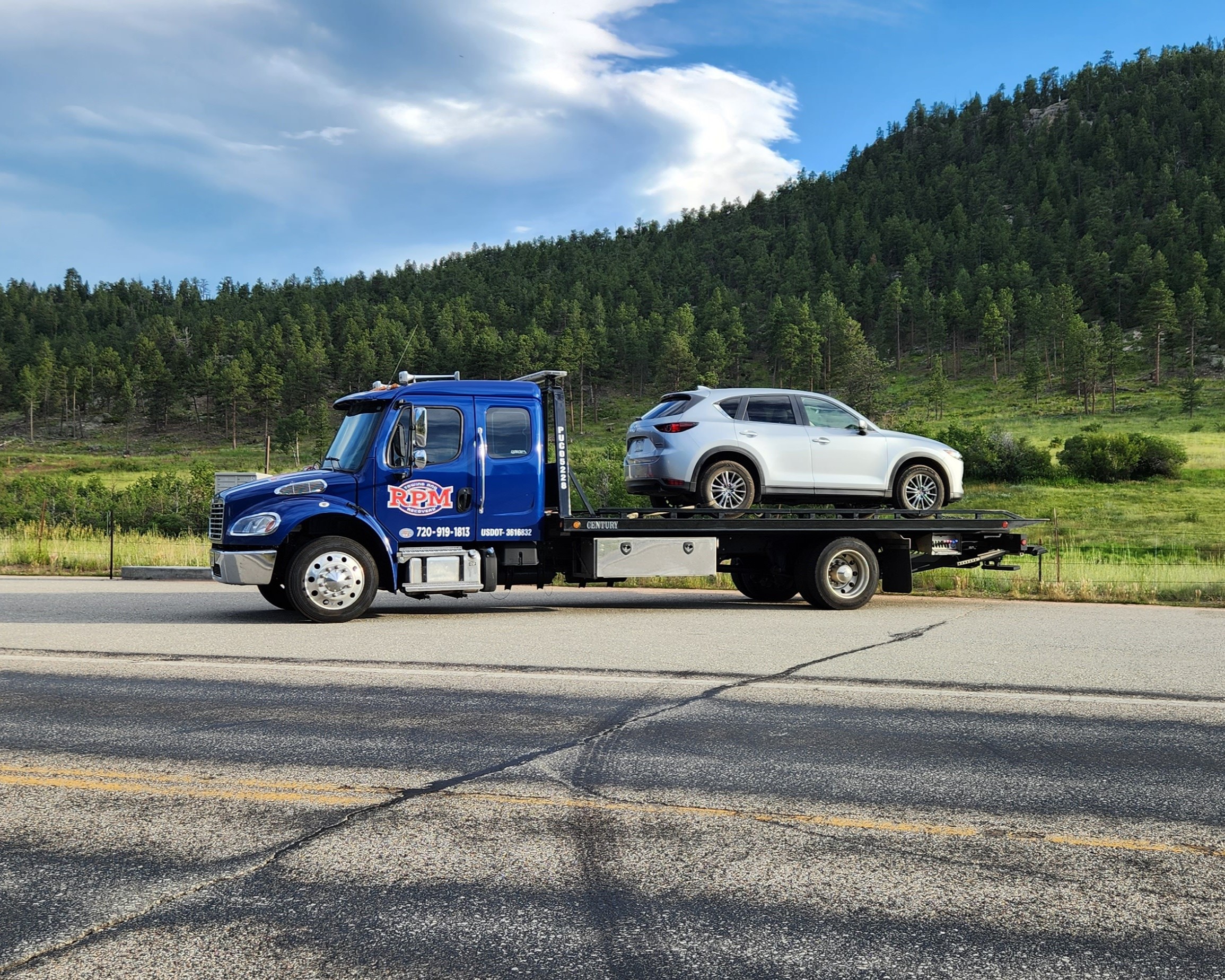 this image shows towing services