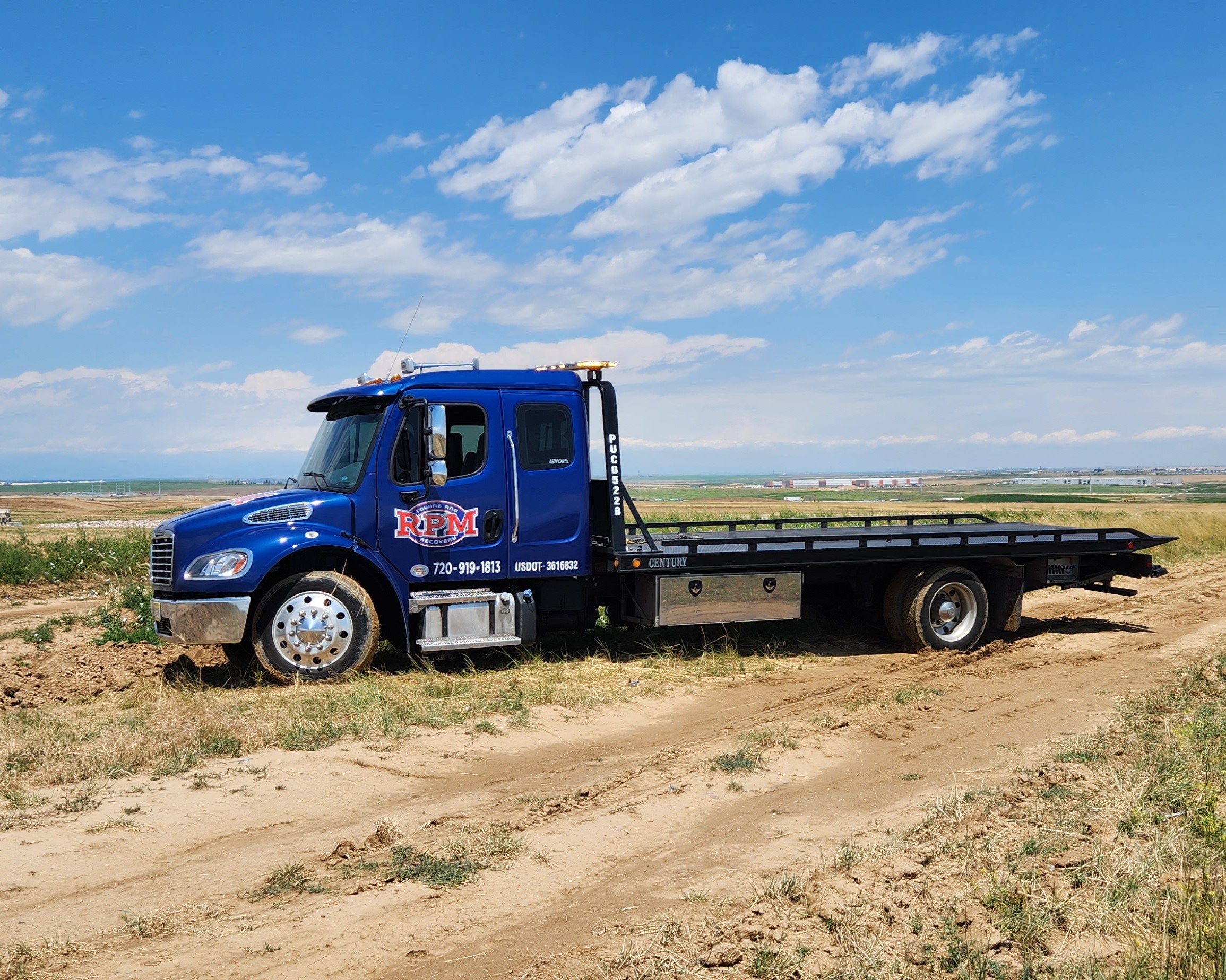 this image shows towing services in South Denver, CO