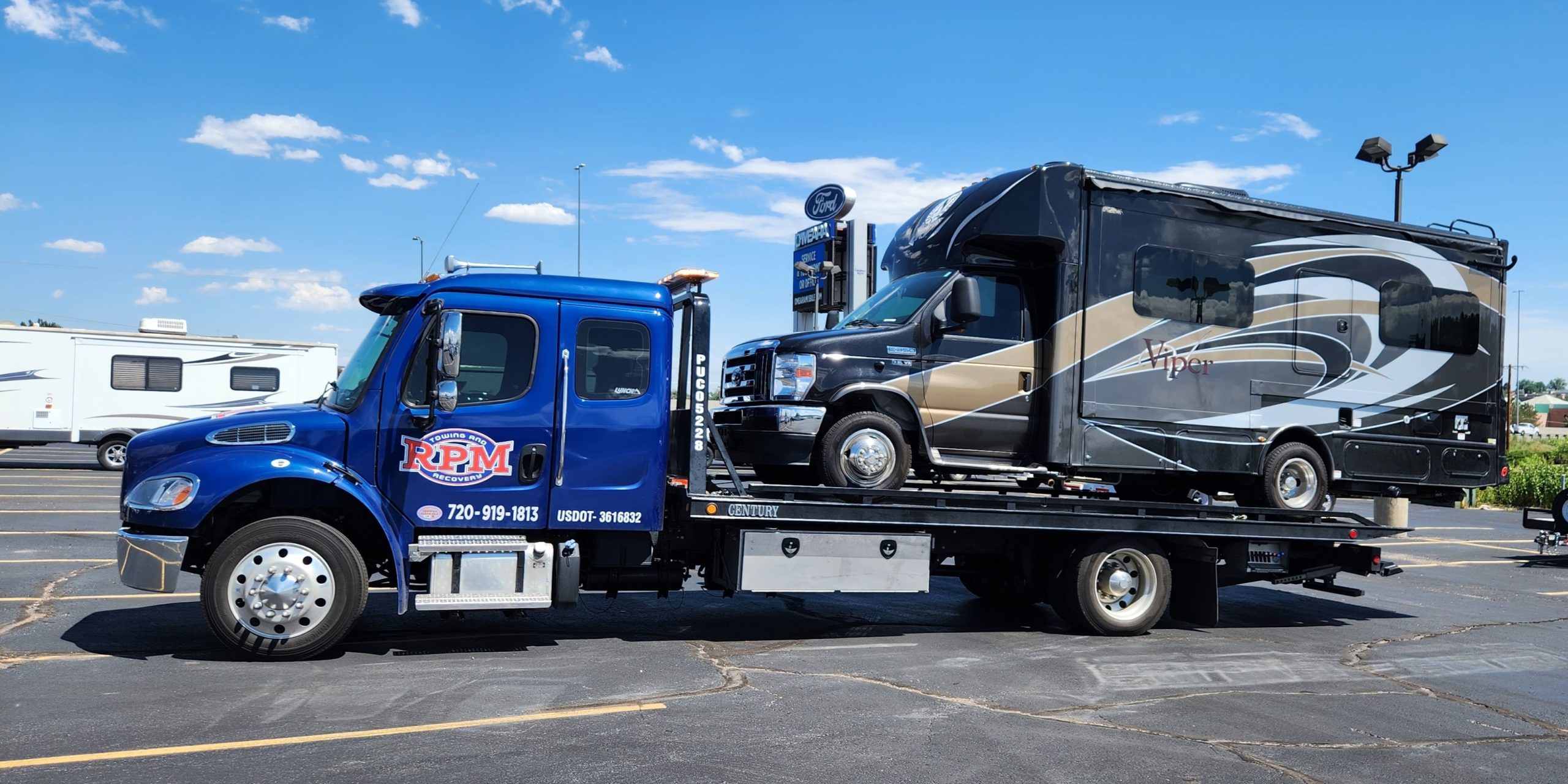 this image shows rv towing services in Parker, CO